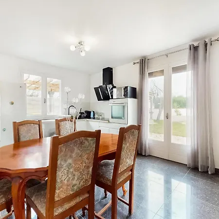 2 Bedroom Gorgeous Home In Medis Médis