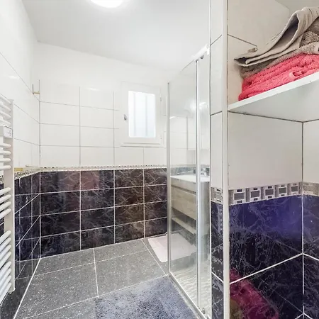 2 Bedroom Gorgeous Home In Medis * مُدي